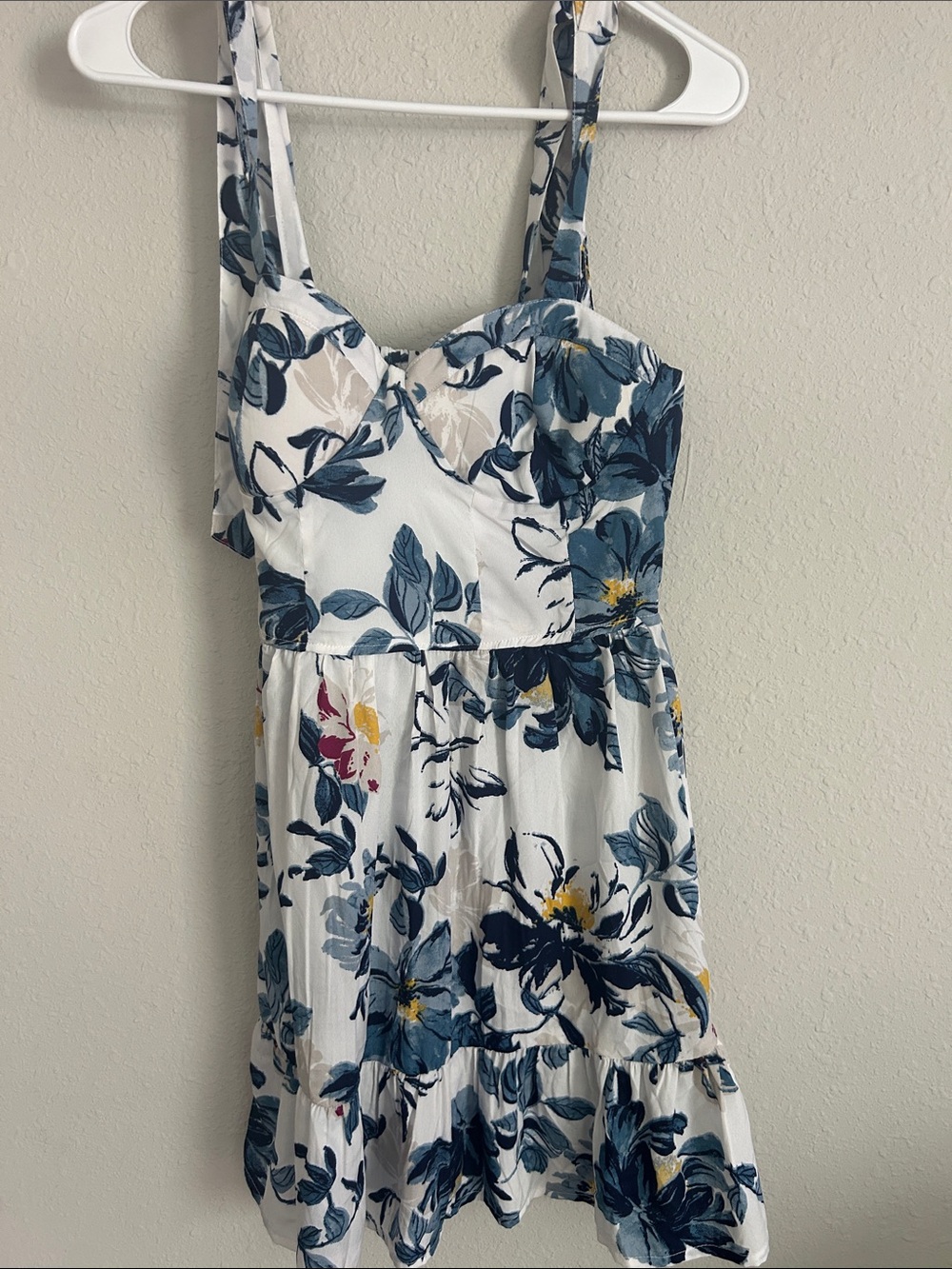 Floral Sweetheart Mini Dress in White and Navy
